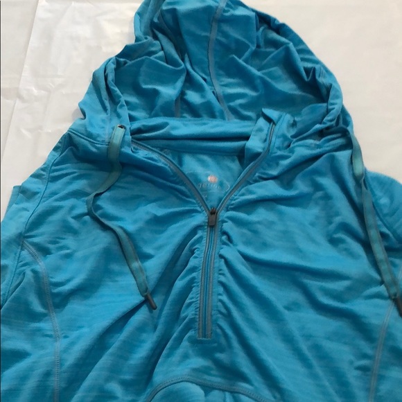 2 active wear hoodies. Light weight - Picture 4 of 4